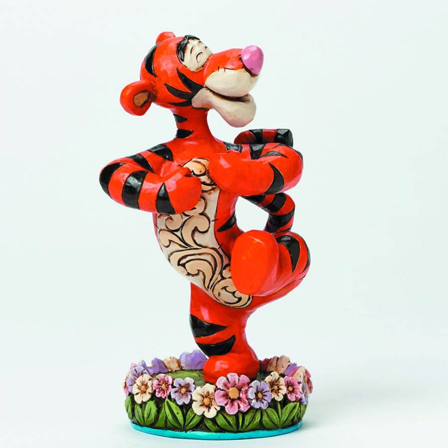 Disney Traditions Winnie the Pooh statuette