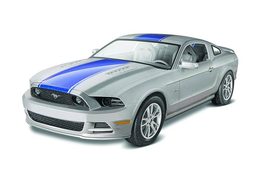 2014 Ford Mustang GT 1/25 Scale Model Kit