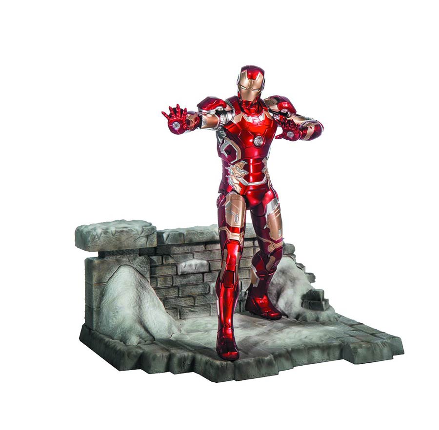 Avengers Age Of Ultron Iron Man Mark XLIII Action Hero Vignette Action Figure