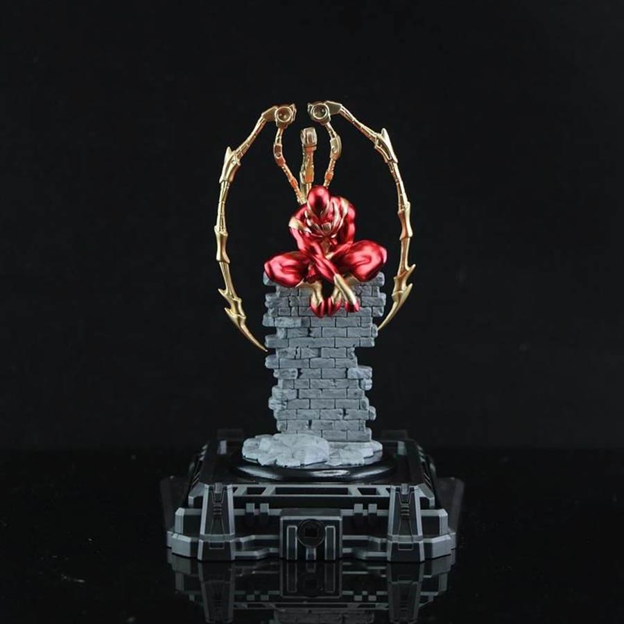 Marvel Super Hero Illuminate Gallery Collection 2 - Spider-Man Iron Spider Figure